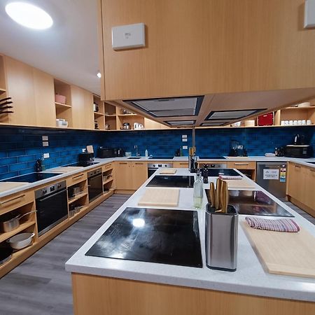 Hostel Urbanz Christchurch Exterior foto The kitchen at the International Centre for Culinary Arts