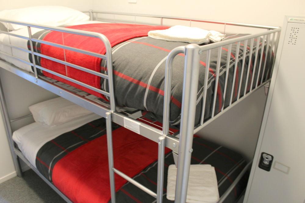 Hostel Urbanz Christchurch Exterior foto A bunk bed